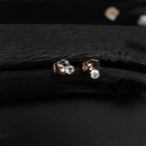 Zirconia Round Stud Earrings - D101-2