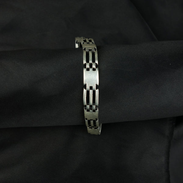 Modern Silver Chain Bracelet For Men-DS 179